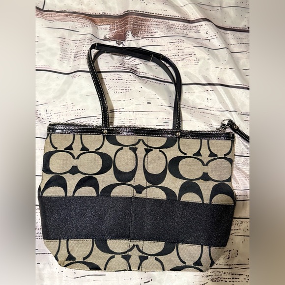 Coach Handbag - Picture 2 of 6